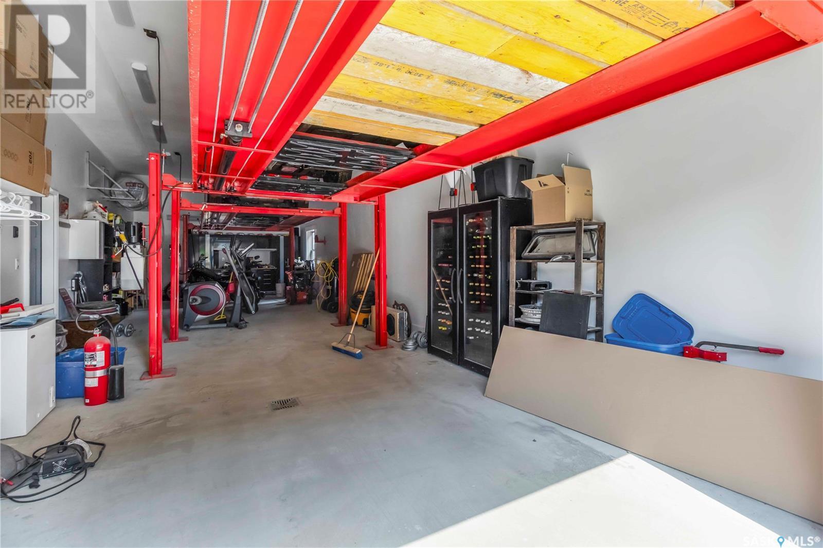 314 Fifth Avenue E, Watrous, SK - Indoor