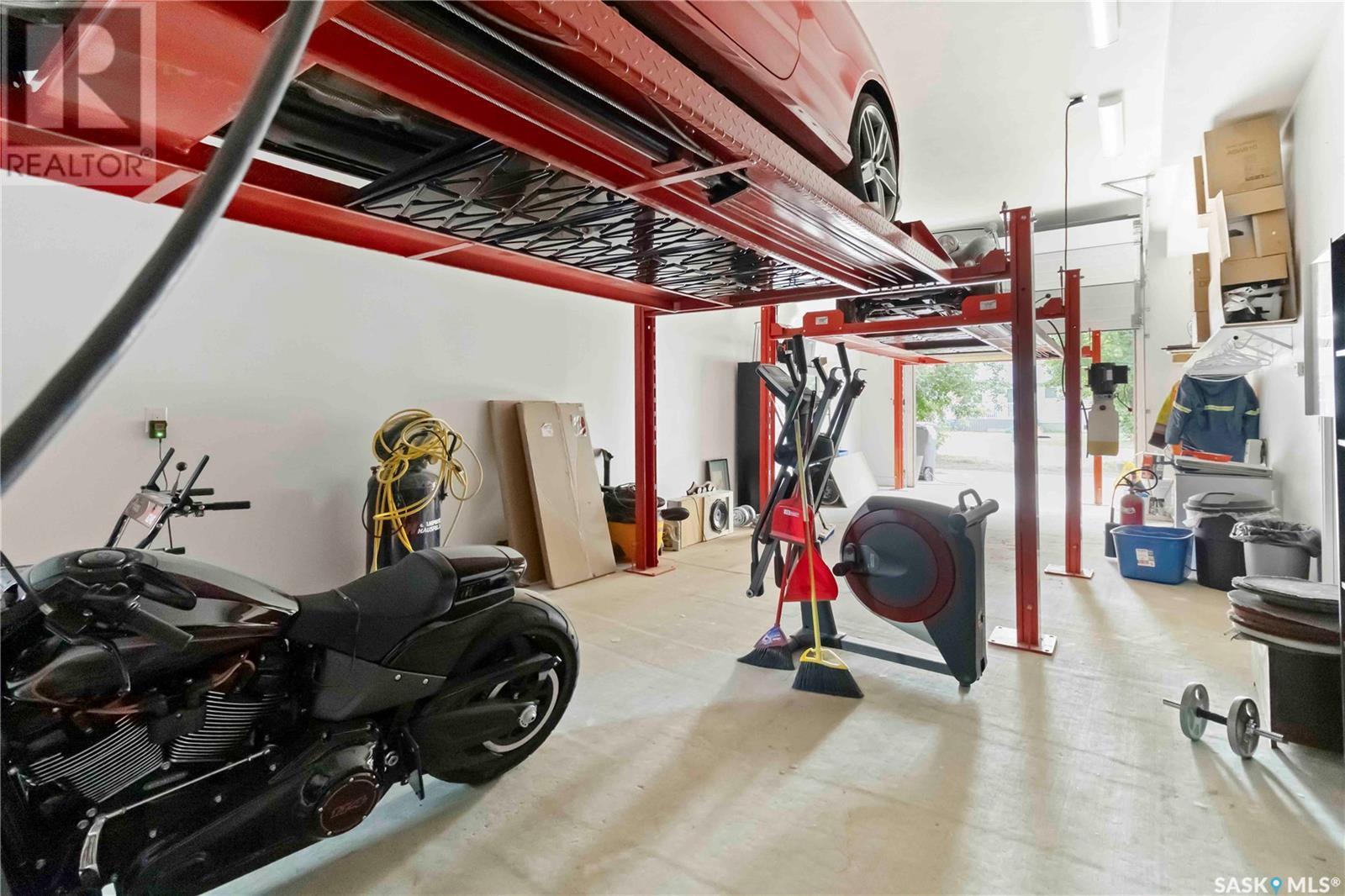 314 Fifth Avenue E, Watrous, SK - Indoor Photo Showing Gym Room