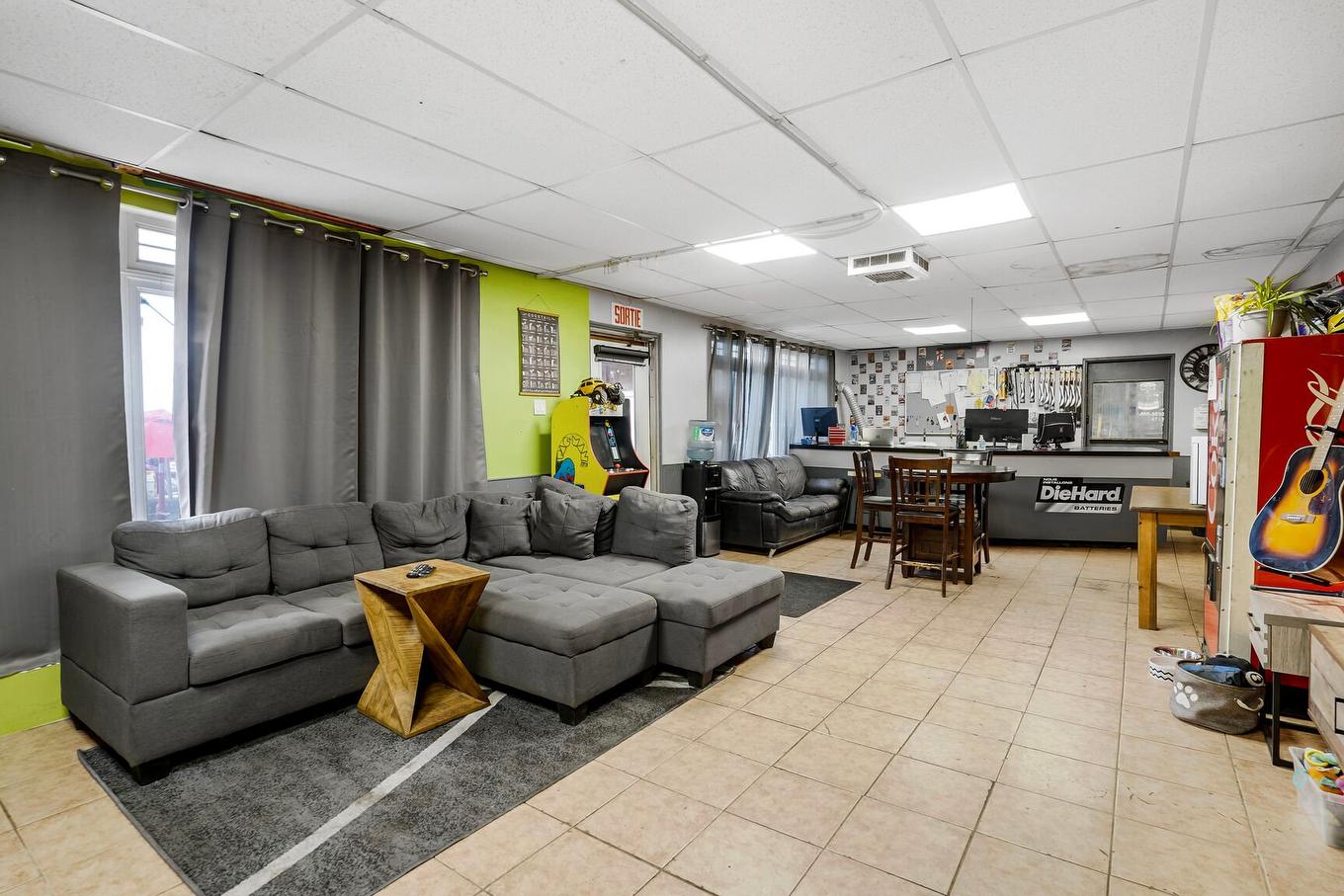 Garage - 4539 Ch. Gascon, Mascouche, QC - Indoor Photo Showing Other Room