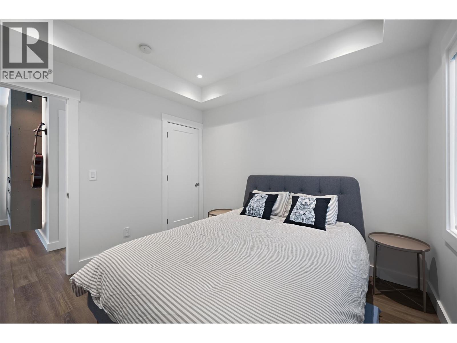 726 Taynton Drive, Invermere, BC - Indoor Photo Showing Bedroom