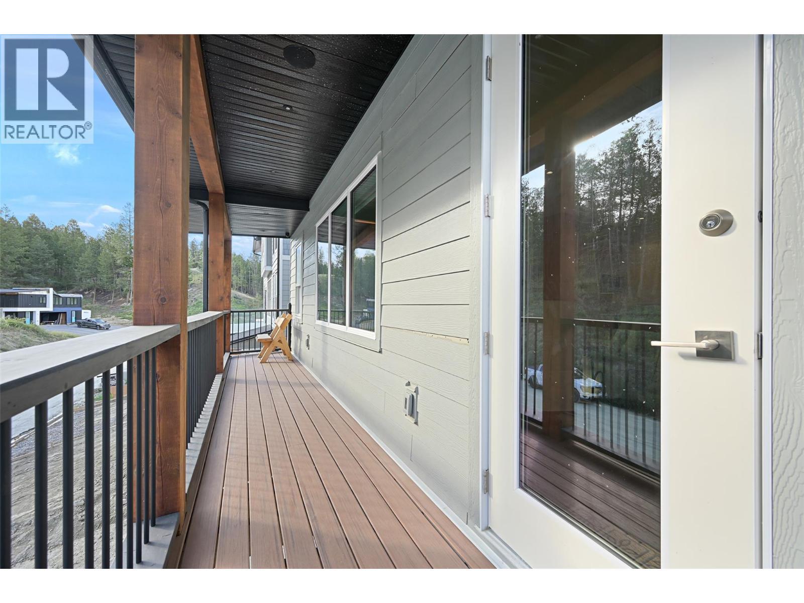 726 Taynton Drive, Invermere, BC - Outdoor With Exterior