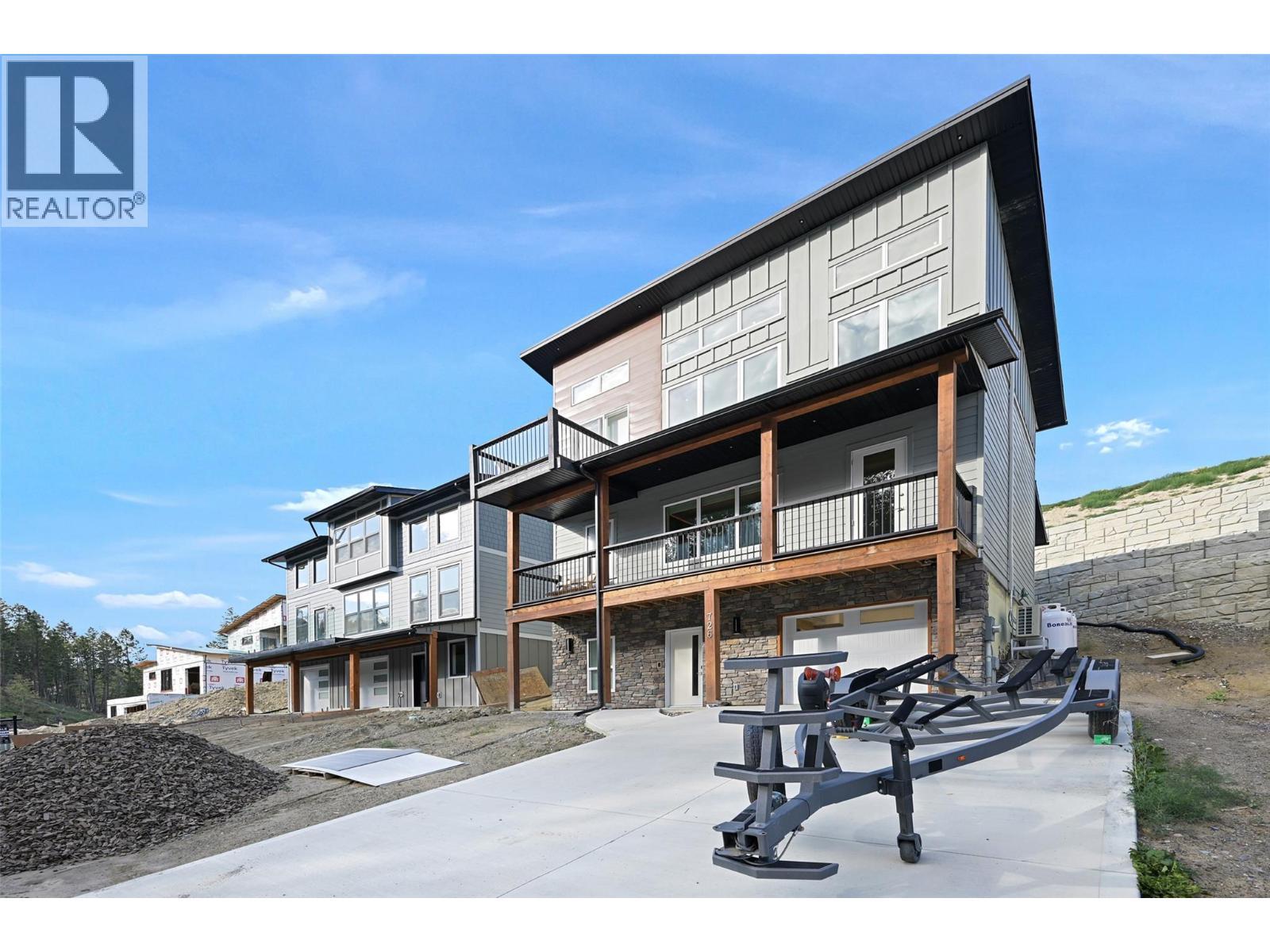 726 Taynton Drive, Invermere, BC - Outdoor