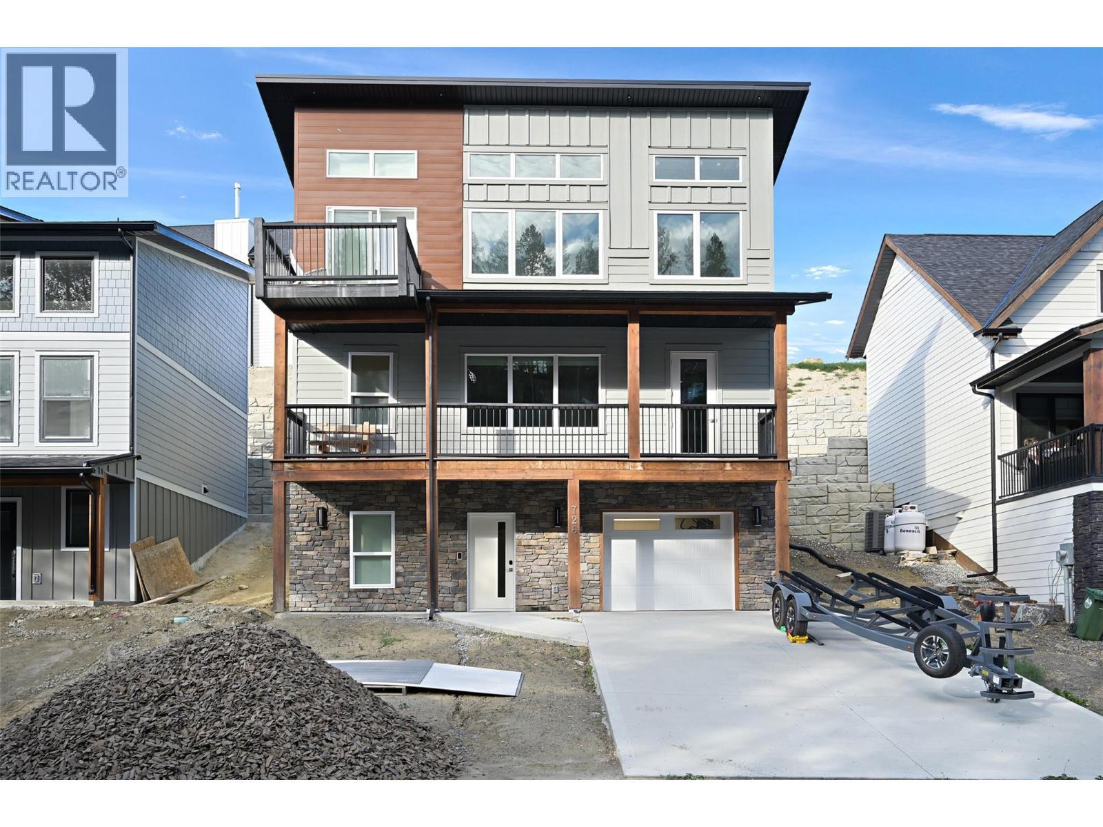 726 Taynton Drive, Invermere, BC - Outdoor