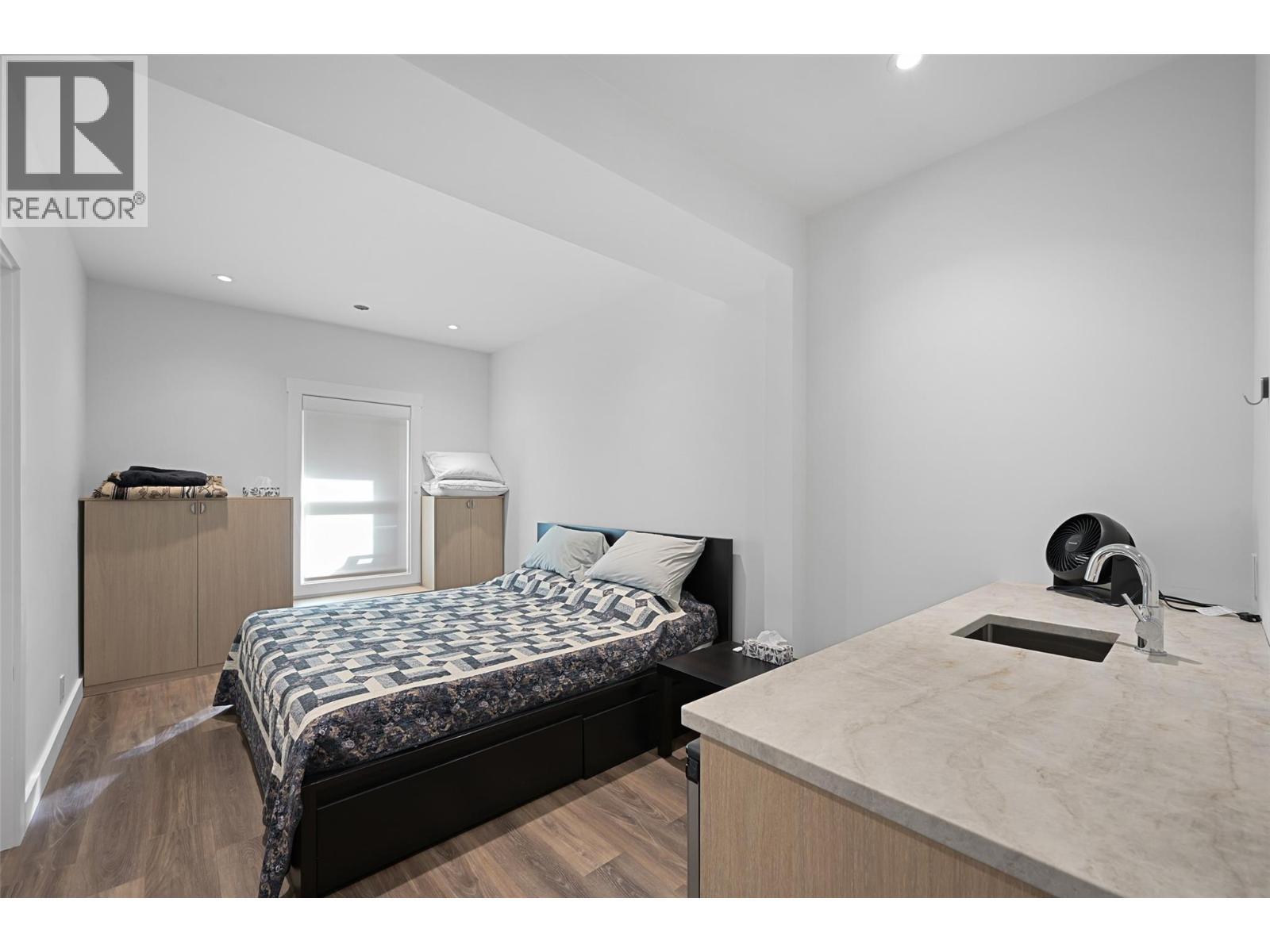 726 Taynton Drive, Invermere, BC - Indoor Photo Showing Bedroom