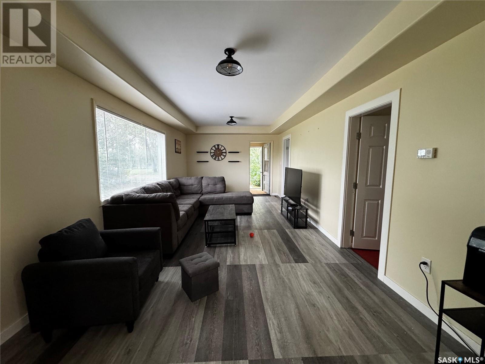 215 Kerry Street, Limerick, SK - Indoor Photo Showing Living Room
