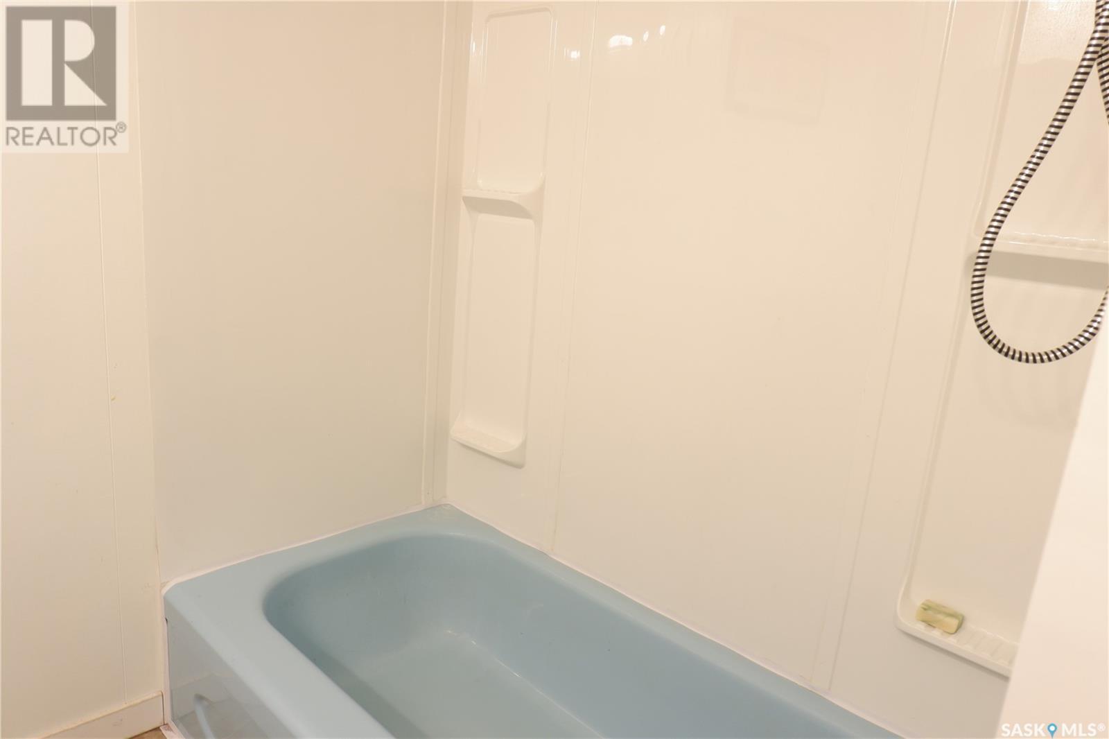 215 Kerry Street, Limerick, SK - Indoor Photo Showing Bathroom