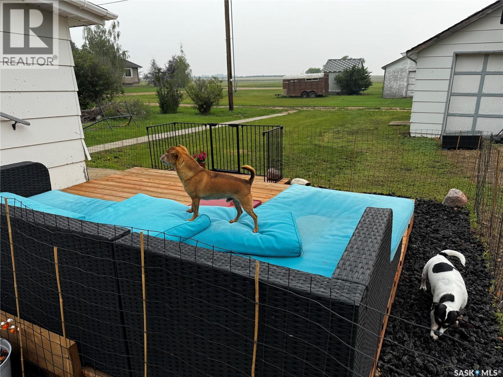 215 Kerry Street, Limerick, SK - Outdoor