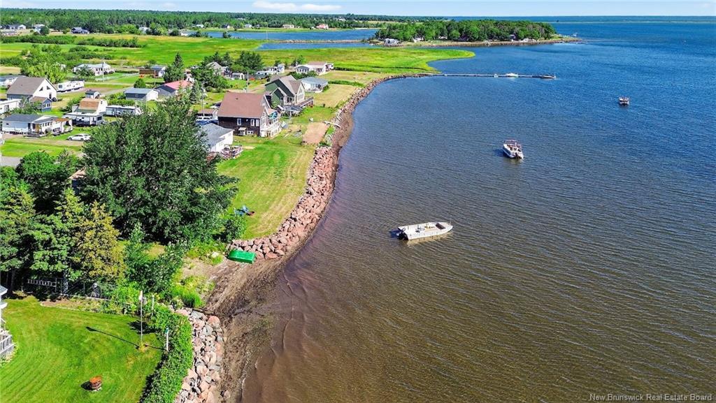 18 De La Mer Blvd, Cocagne, NB