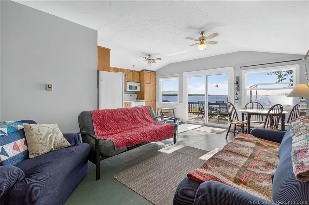 18 De La Mer Blvd, Cocagne, NB