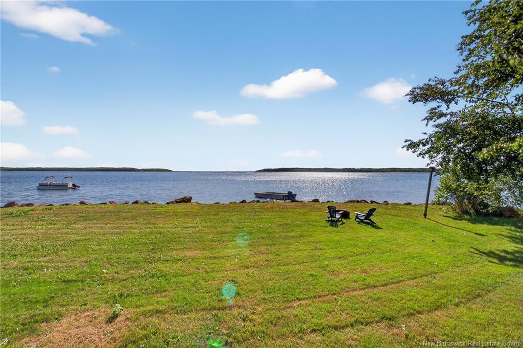 18 De La Mer Blvd, Cocagne, NB