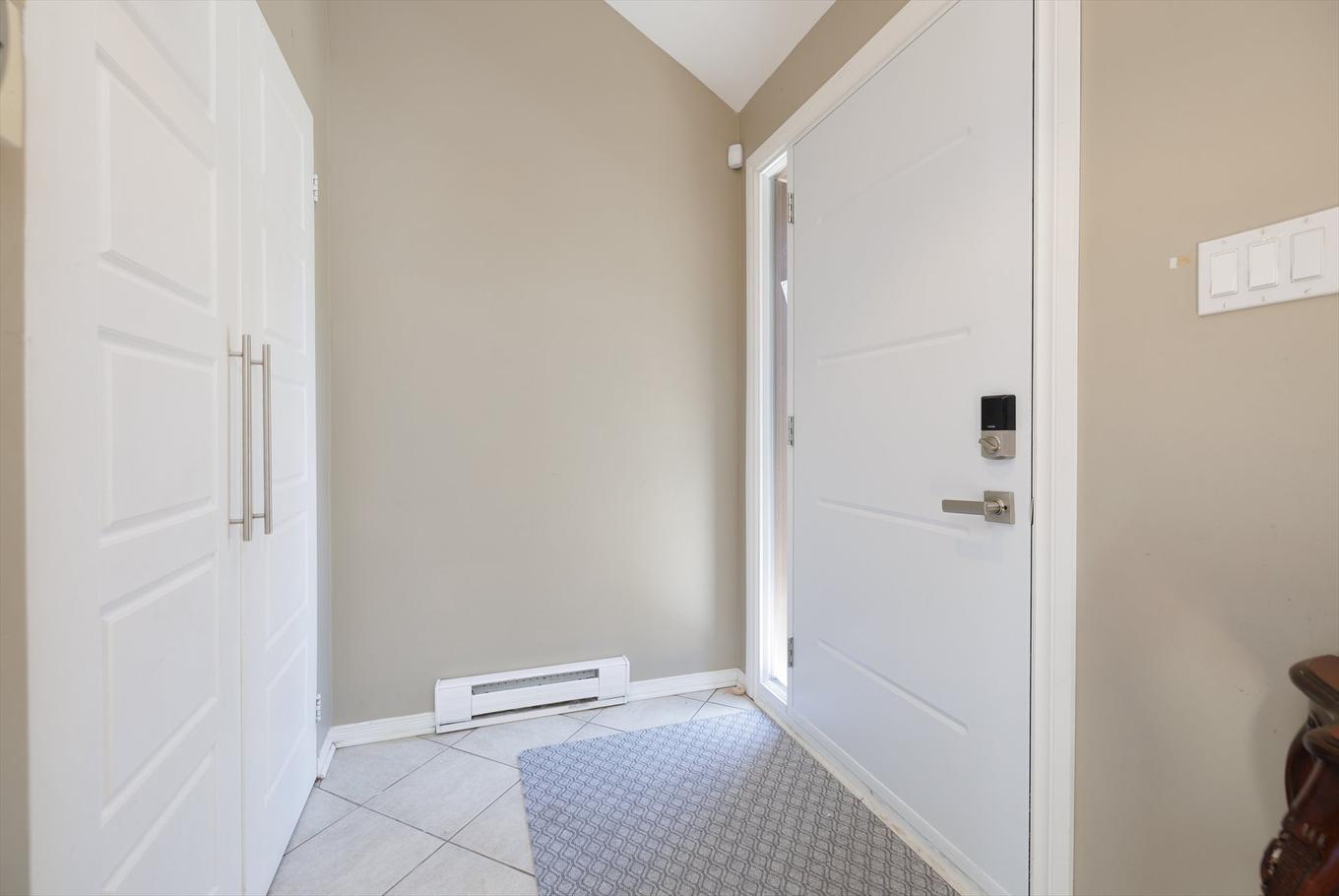 Hall d'entrée/Vestibule - 444 Crois. Boyer, Montréal (L'Île-Bizard/Sainte-Geneviève), QC - Indoor Photo Showing Other Room