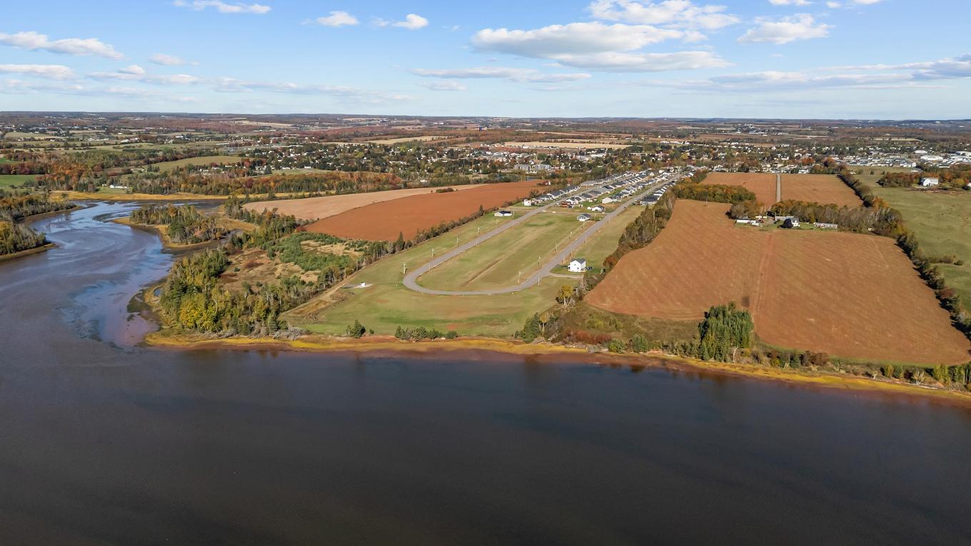 117 Waters Edge Lane, Cornwall, PE