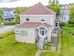 324 York Street Glace Bay, NS B1A 2M7