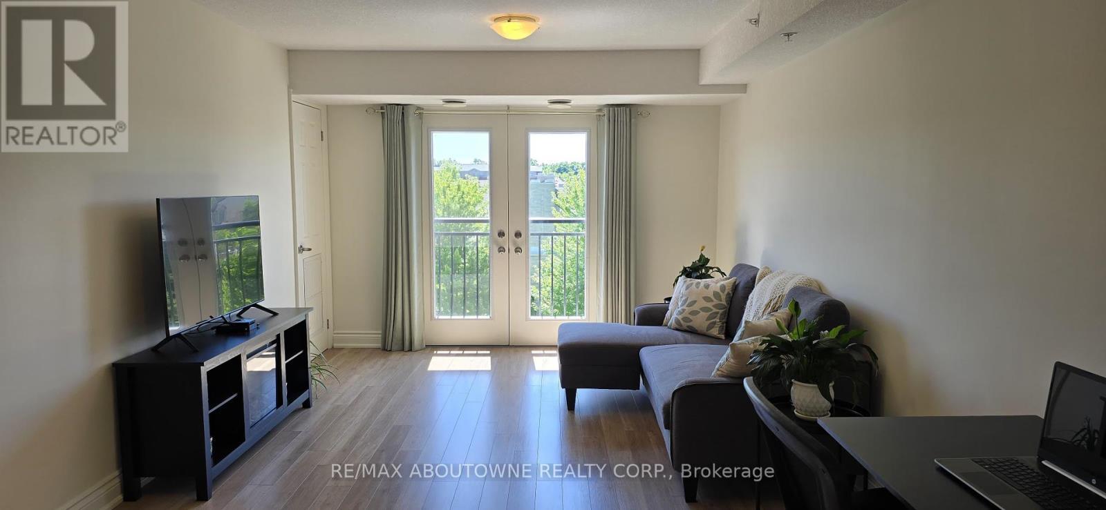 402 - 64 Frederick Drive, Guelph, ON - Indoor