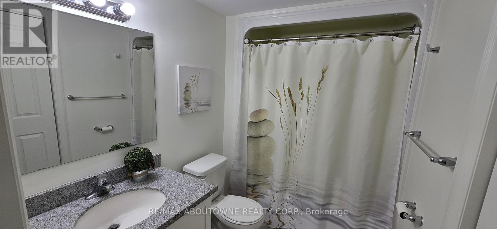 402 - 64 Frederick Drive, Guelph, ON - Indoor Photo Showing Bathroom