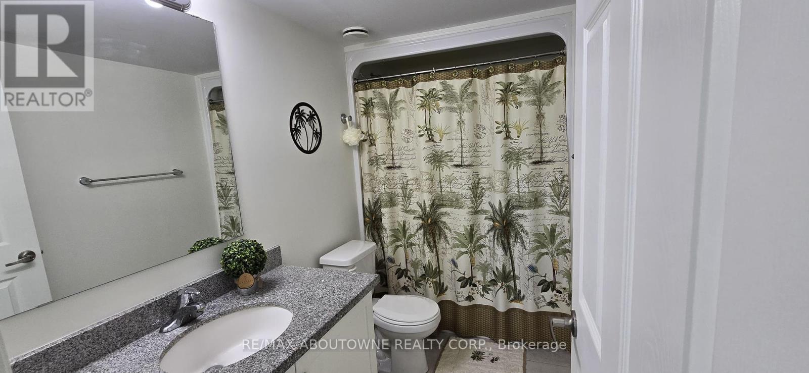 402 - 64 Frederick Drive, Guelph, ON - Indoor Photo Showing Bathroom