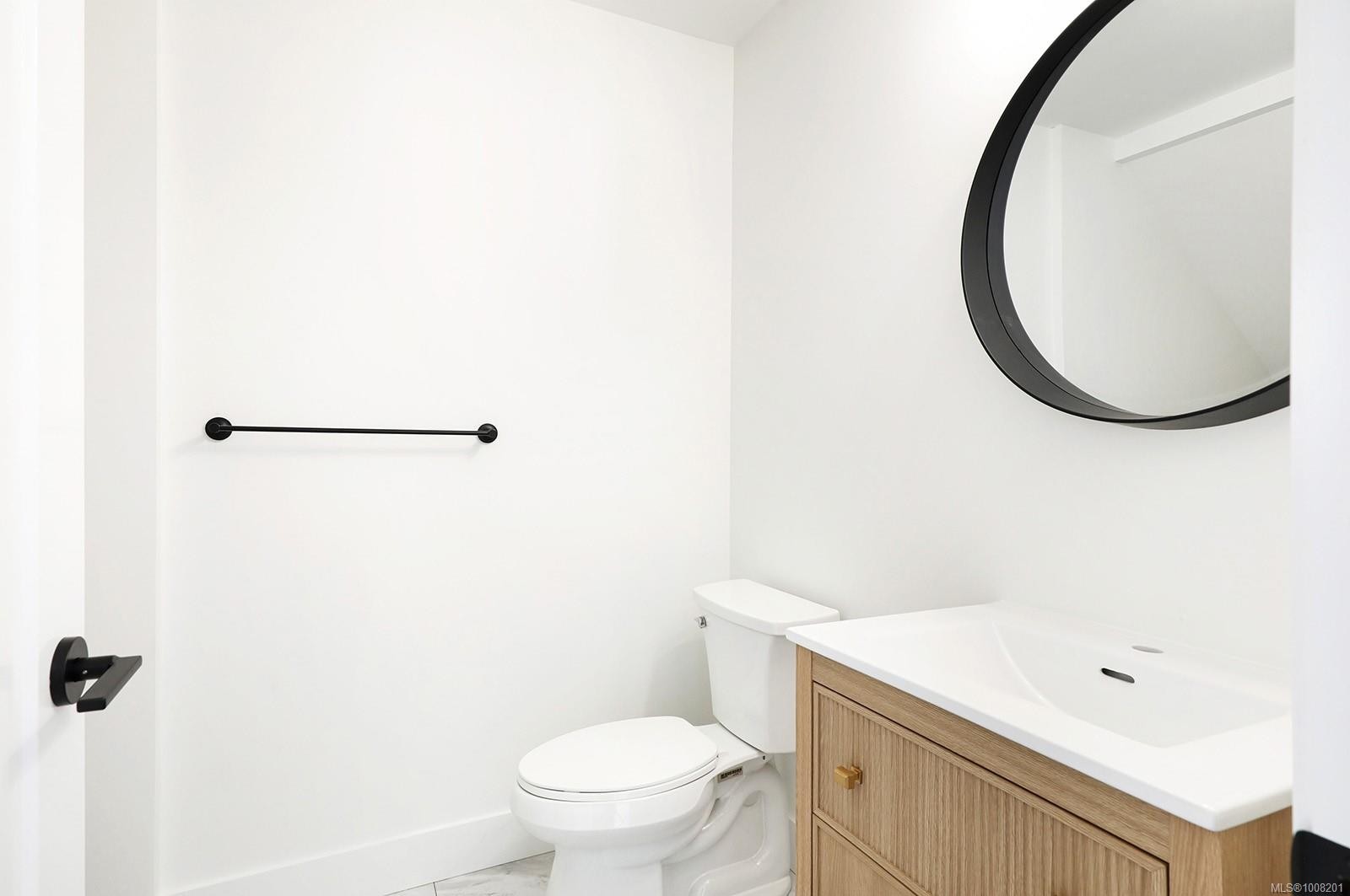 B-1369 Galerno Rd, Campbell River, BC - Indoor Photo Showing Bathroom