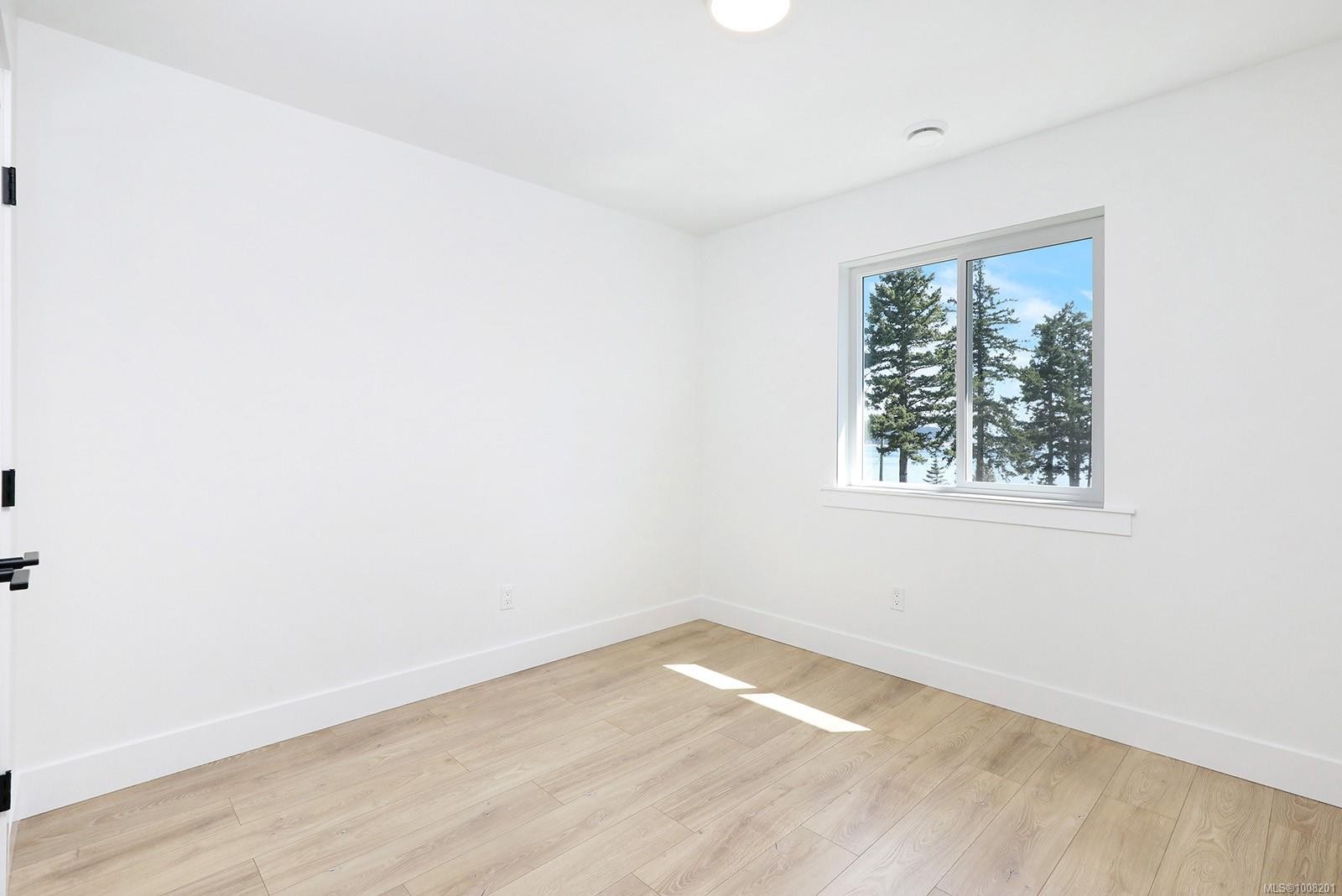 B-1369 Galerno Rd, Campbell River, BC - Indoor Photo Showing Other Room