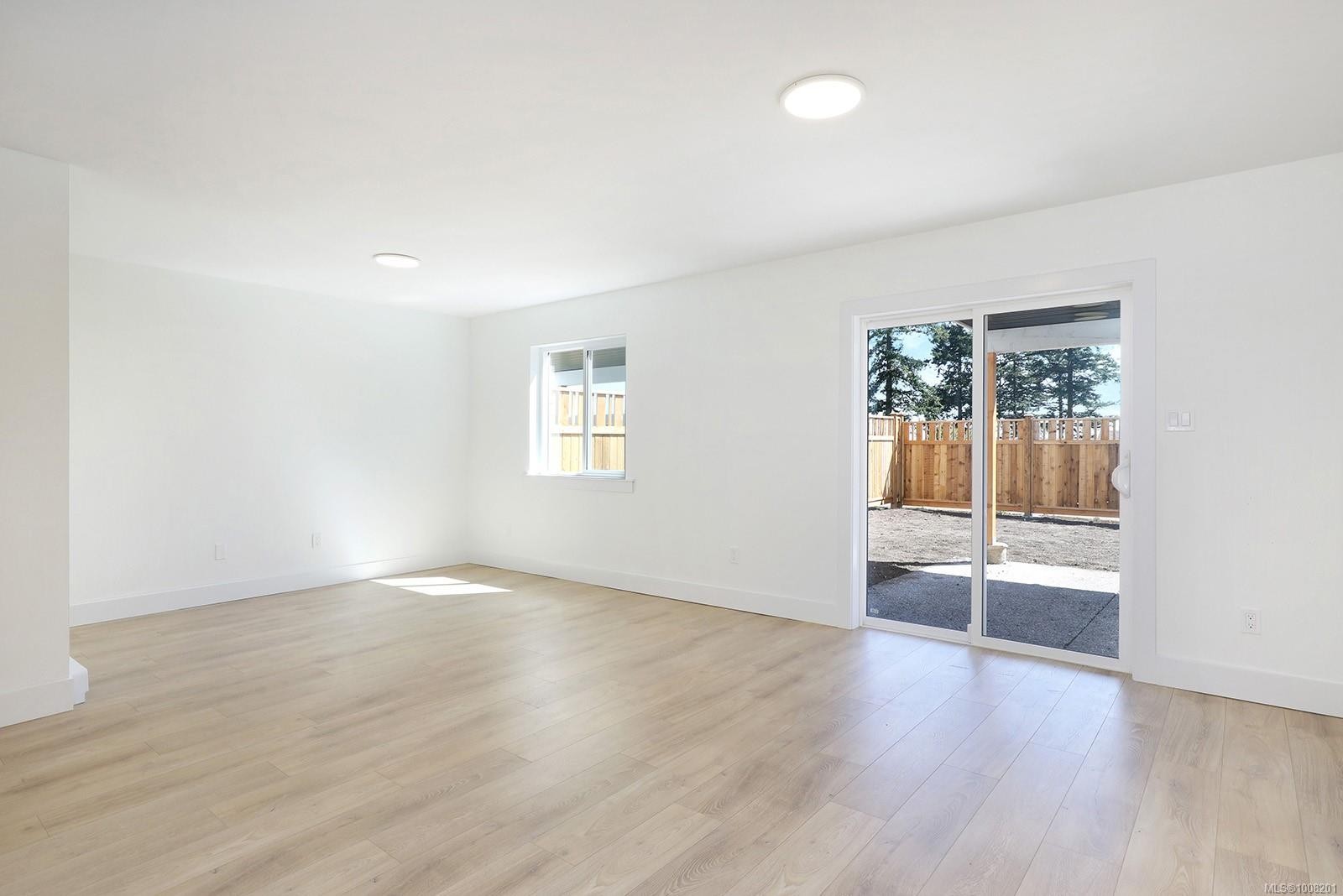 B-1369 Galerno Rd, Campbell River, BC - Indoor Photo Showing Other Room