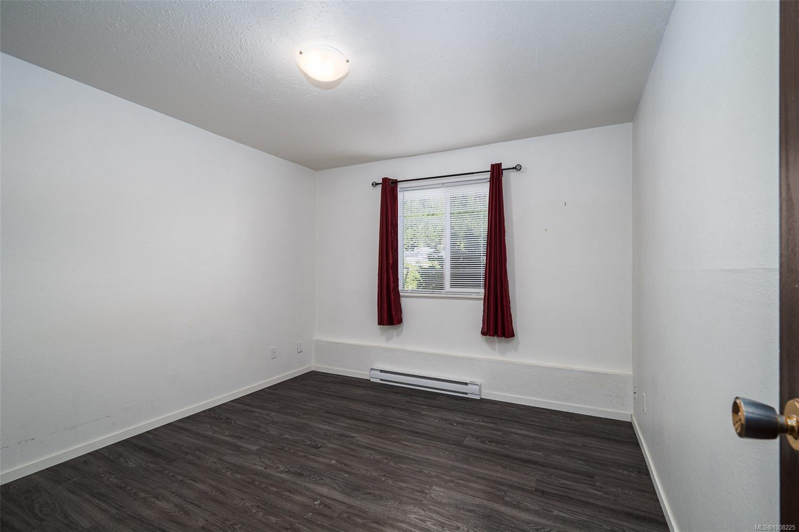 106-611 Macmillan Dr, Sayward, BC - Indoor Photo Showing Other Room