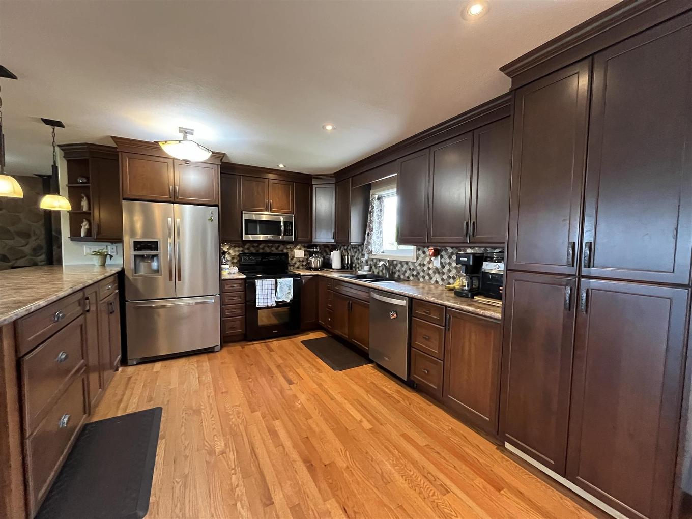 1 King St., Mine Centre, ON