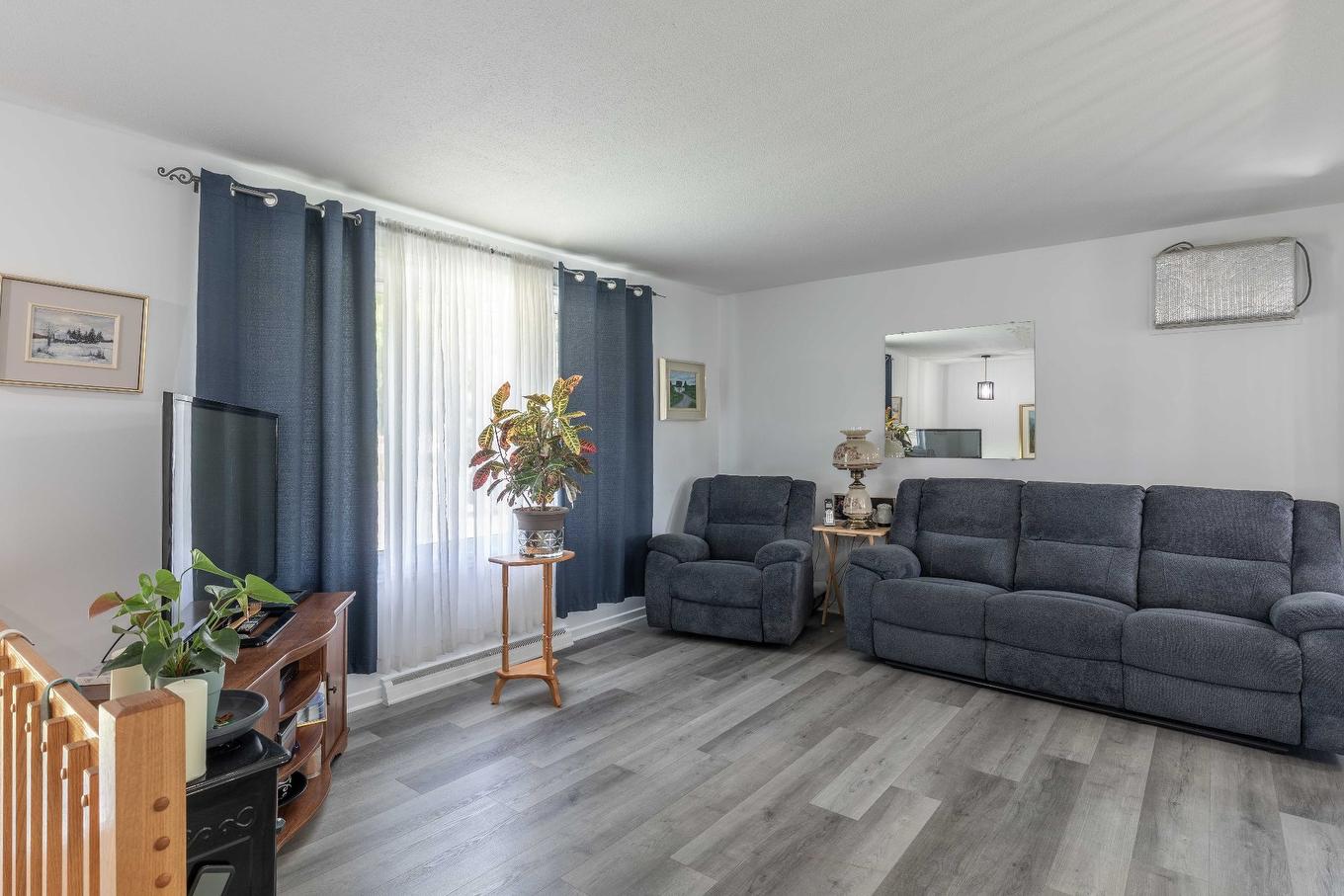 Salon - 472 Boul. La Vérendrye O., Gatineau (Gatineau), QC - Indoor Photo Showing Living Room