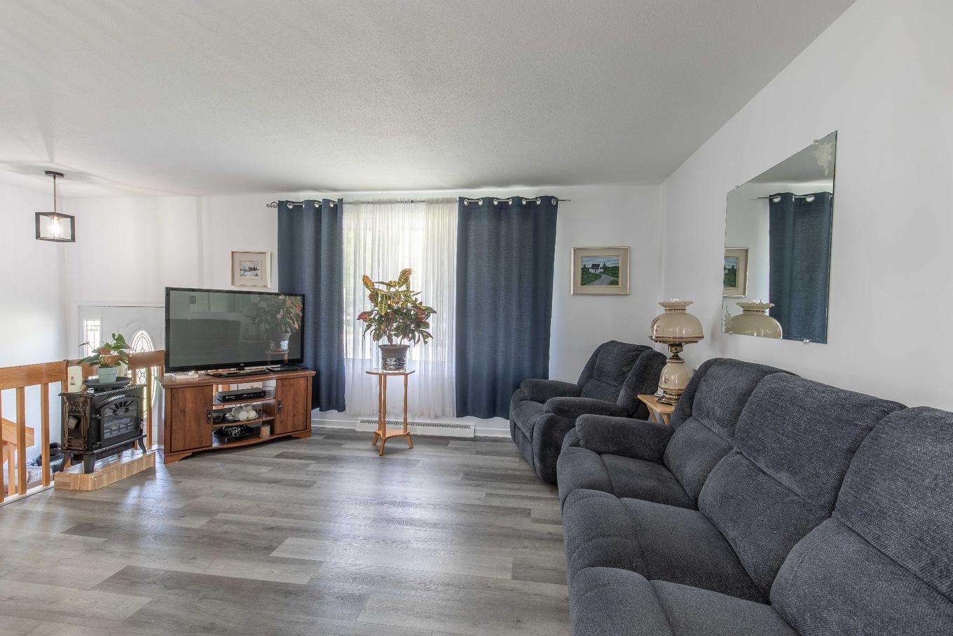 Salon - 472 Boul. La Vérendrye O., Gatineau (Gatineau), QC - Indoor Photo Showing Living Room