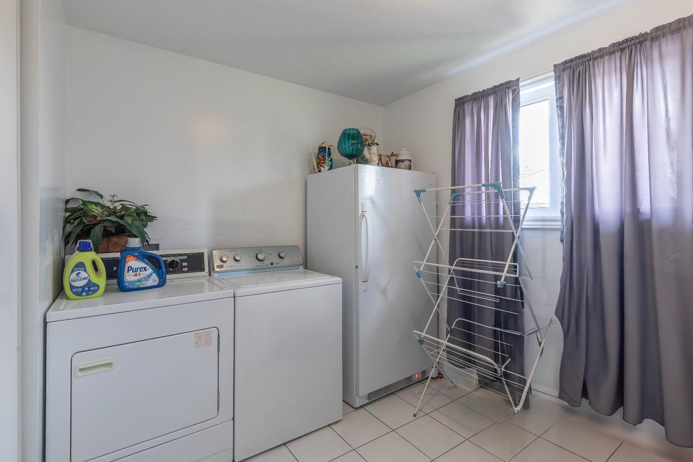 Chambre à coucher - 472 Boul. La Vérendrye O., Gatineau (Gatineau), QC - Indoor Photo Showing Laundry Room