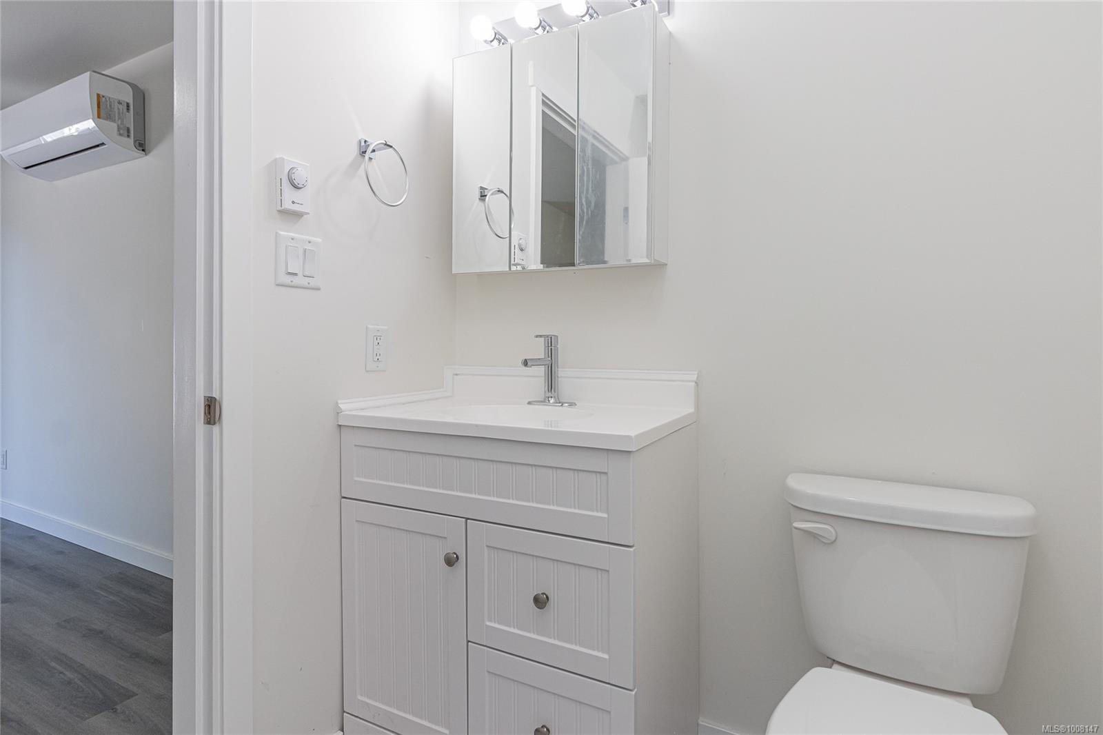 5350 Metral Dr, Nanaimo, BC