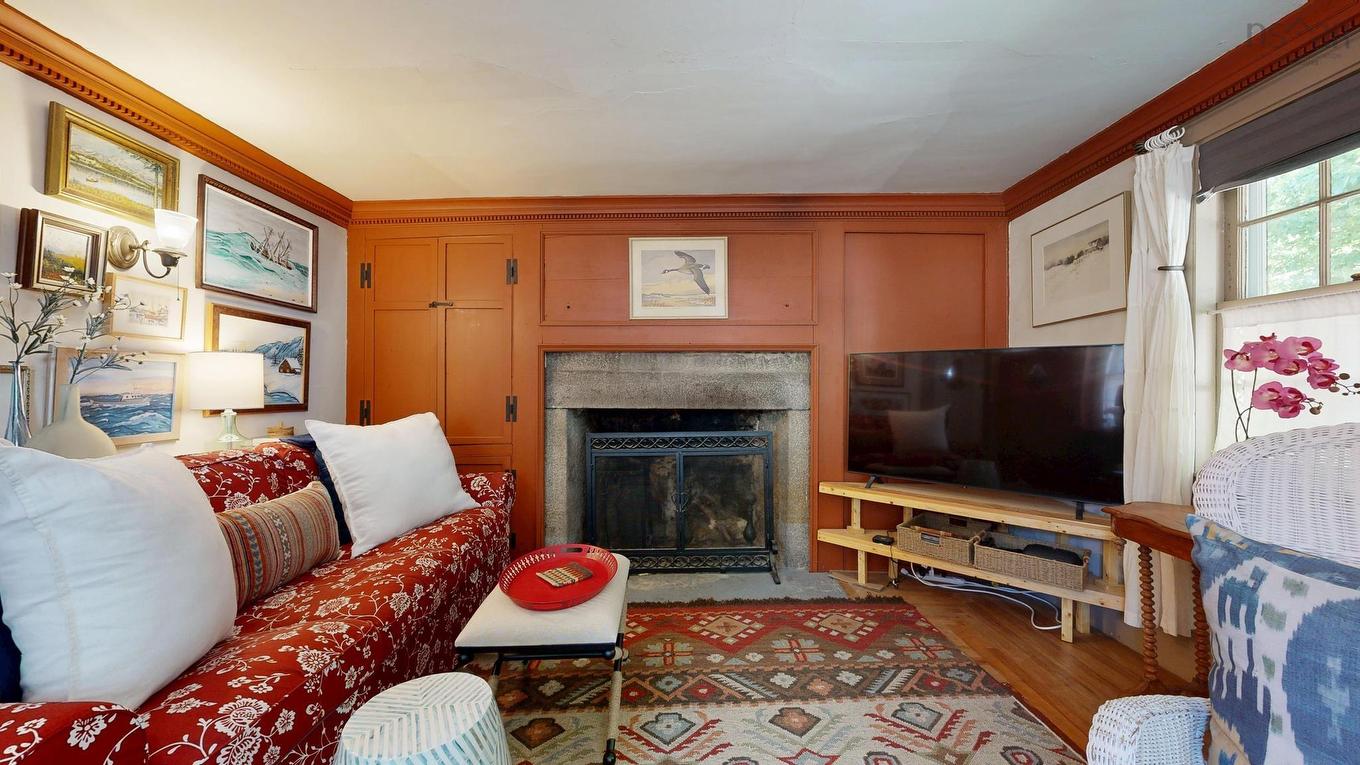 17 George Street, Shelburne, NS