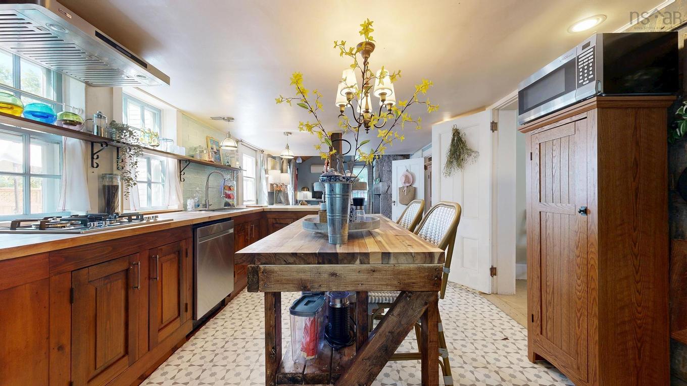 17 George Street, Shelburne, NS