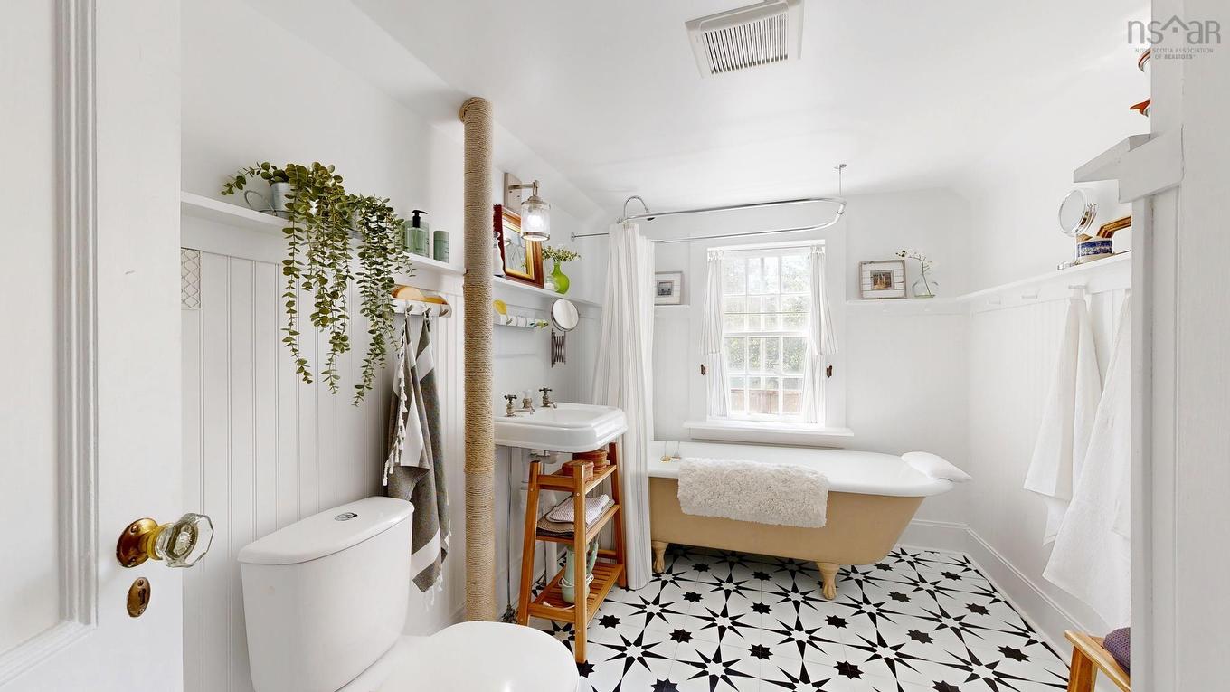 17 George Street, Shelburne, NS