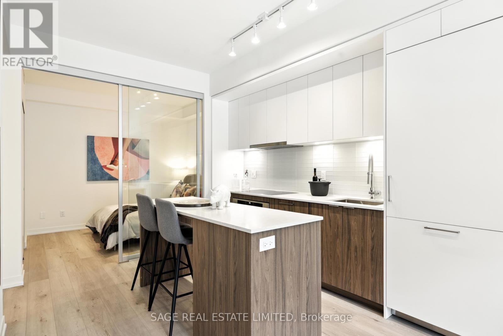 206 - 863 St Clair Avenue W, Toronto, ON - Indoor Photo Showing Kitchen