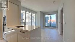 809 - 2221 YONGE STREET Toronto, ON M4S 0B8