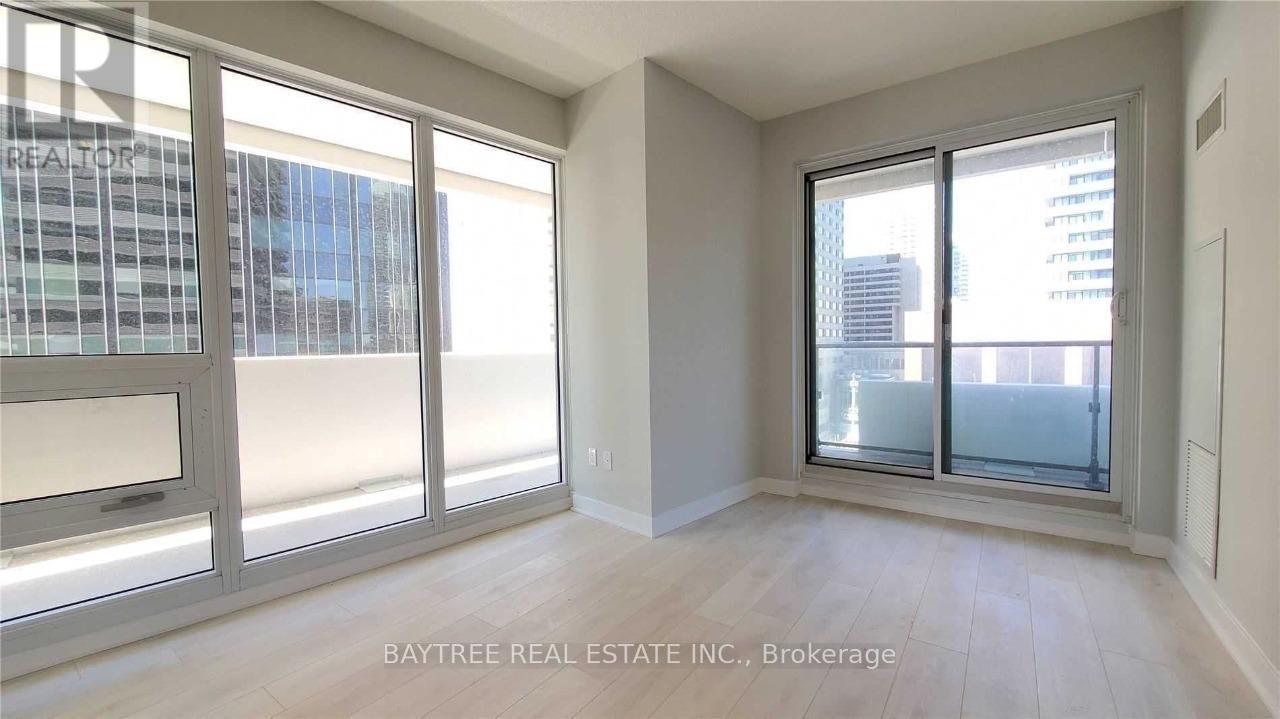 809 - 2221 Yonge Street, Toronto, ON - Indoor Photo Showing Other Room