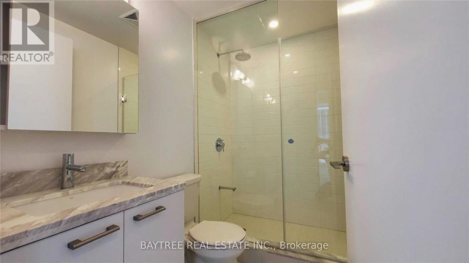 809 - 2221 Yonge Street, Toronto, ON - Indoor Photo Showing Bathroom