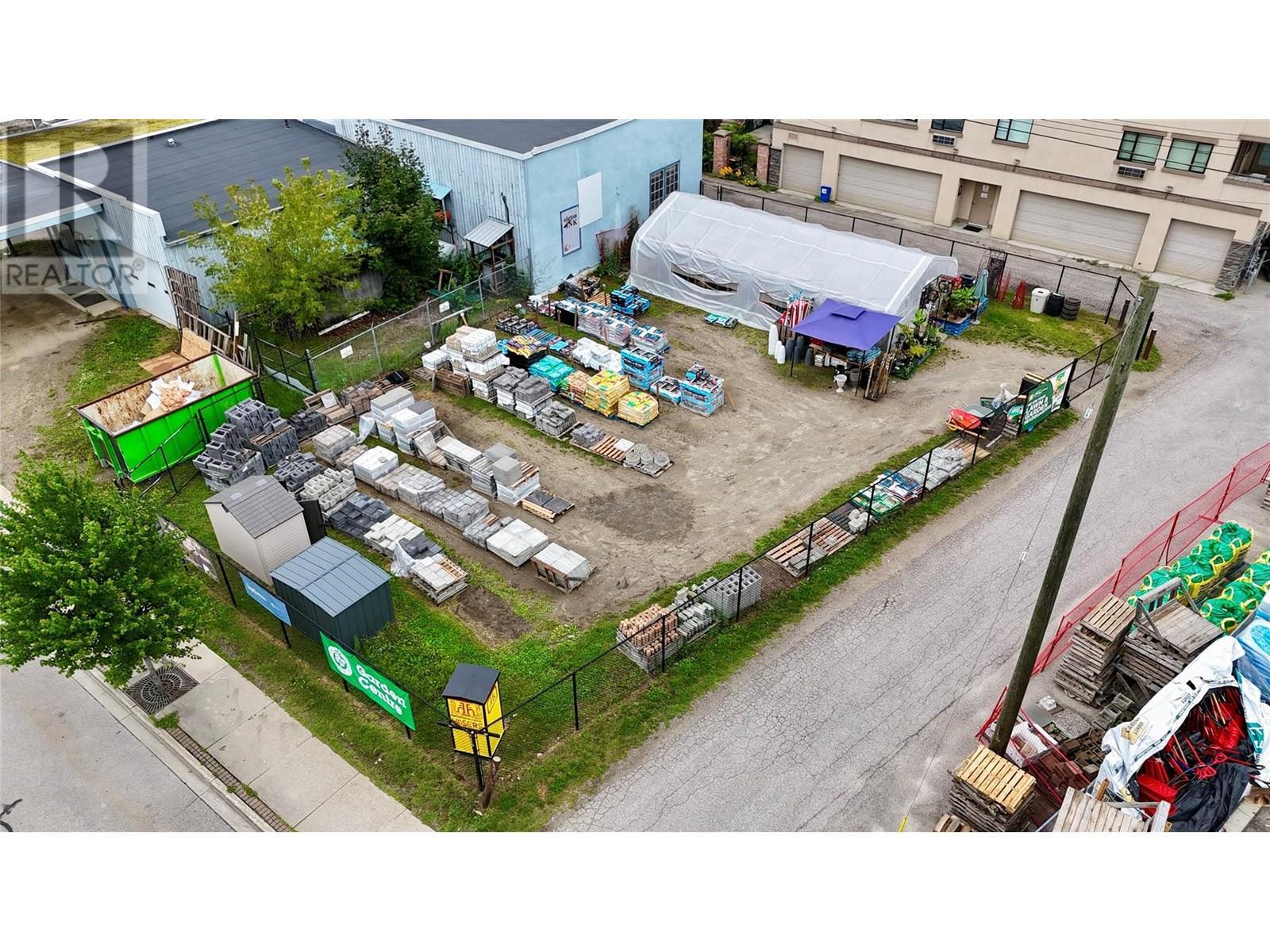 310 2Nd Street W, Revelstoke, BC