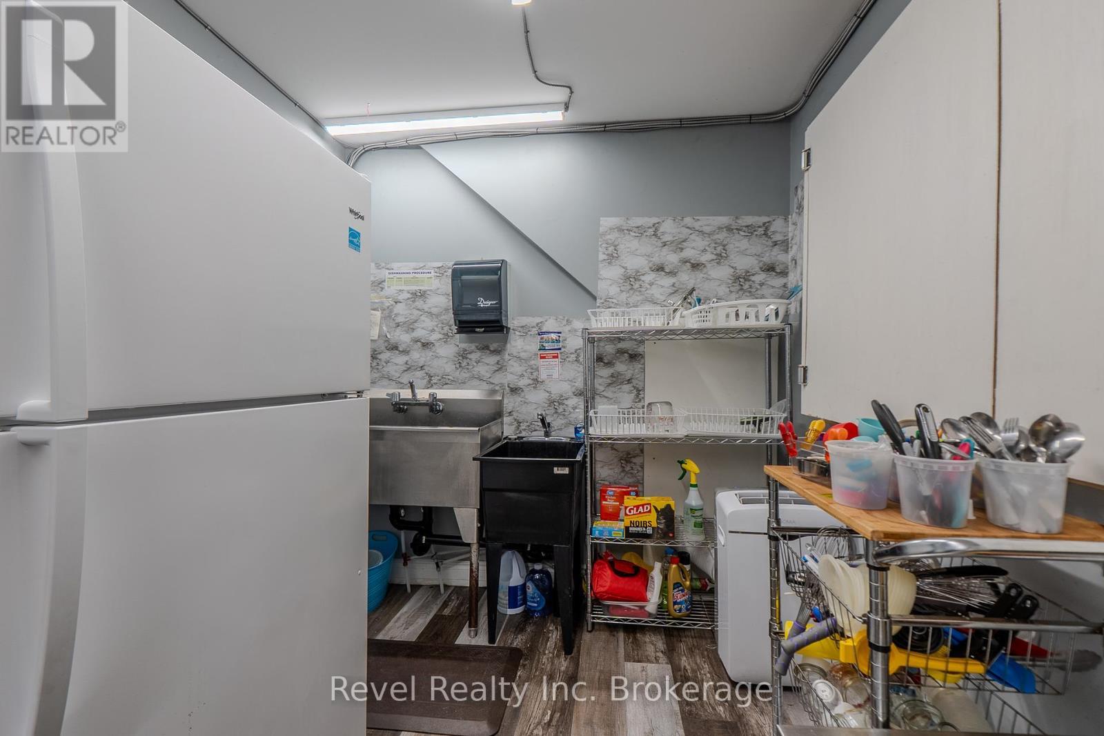 Back Kitchen - 319 Algonquin Avenue, North Bay (Central), ON