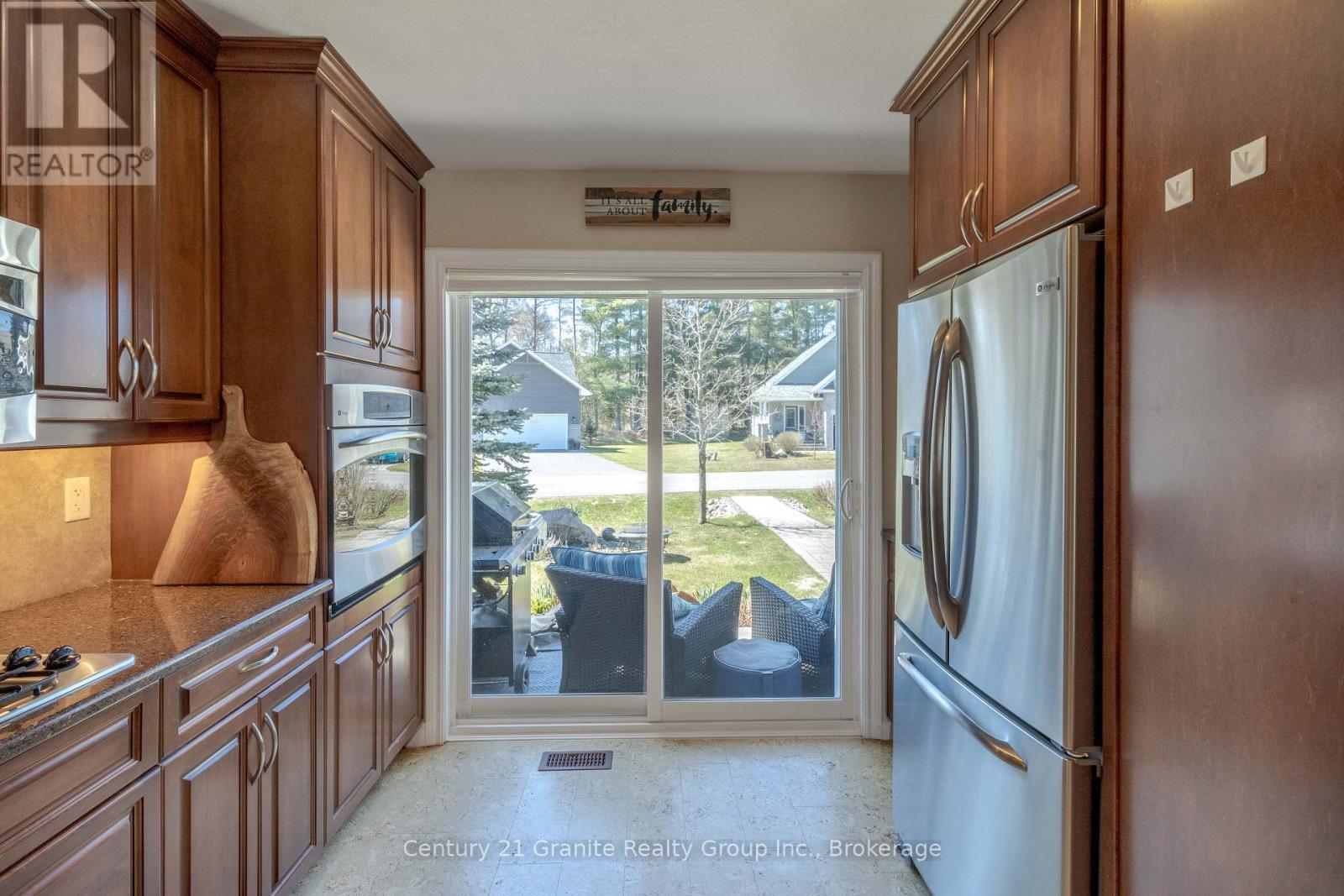 44 Webb Circle, Dysart Et Al (Dysart), ON - Indoor