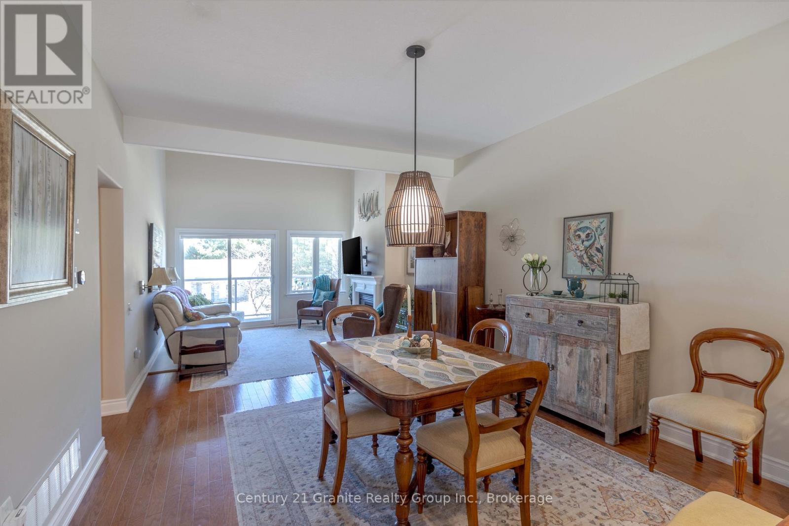 44 Webb Circle, Dysart Et Al (Dysart), ON - Indoor Photo Showing Dining Room