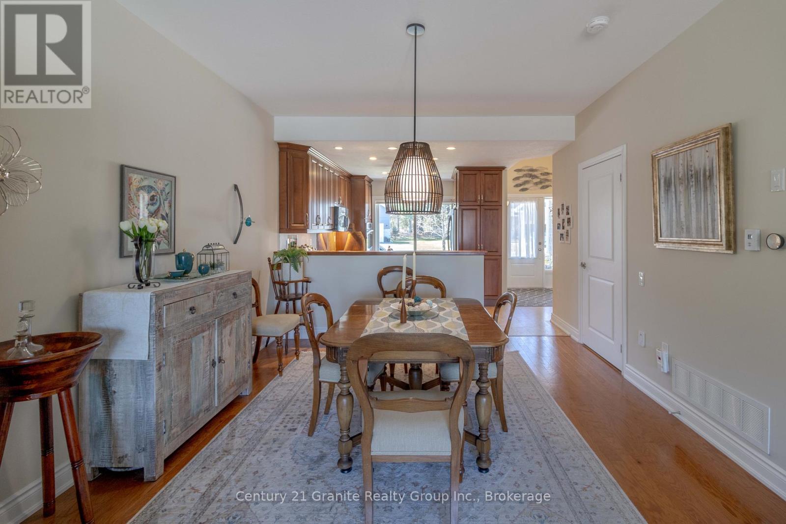 44 Webb Circle, Dysart Et Al (Dysart), ON - Indoor Photo Showing Dining Room