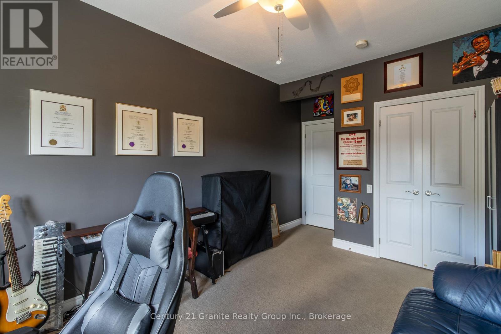 44 Webb Circle, Dysart Et Al (Dysart), ON - Indoor