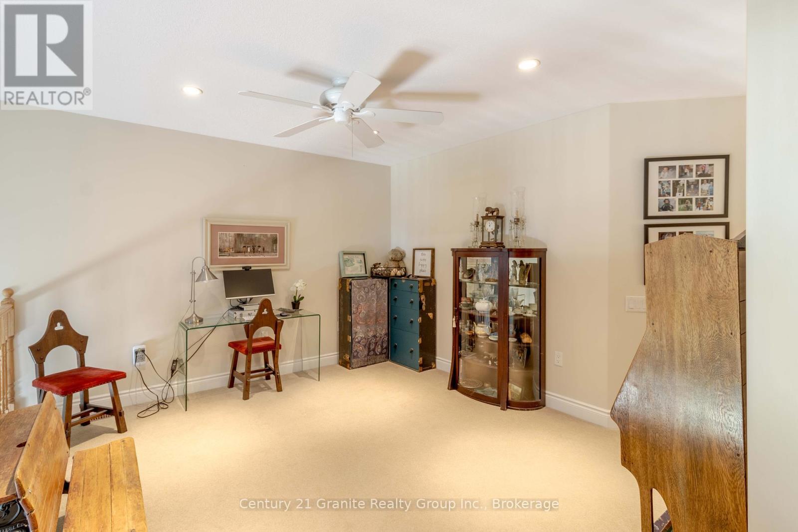 44 Webb Circle, Dysart Et Al (Dysart), ON - Indoor Photo Showing Other Room