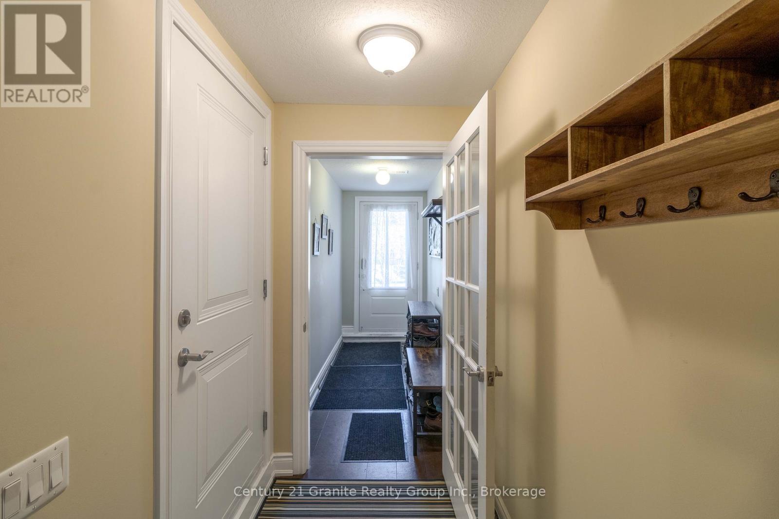 44 Webb Circle, Dysart Et Al (Dysart), ON - Indoor Photo Showing Other Room