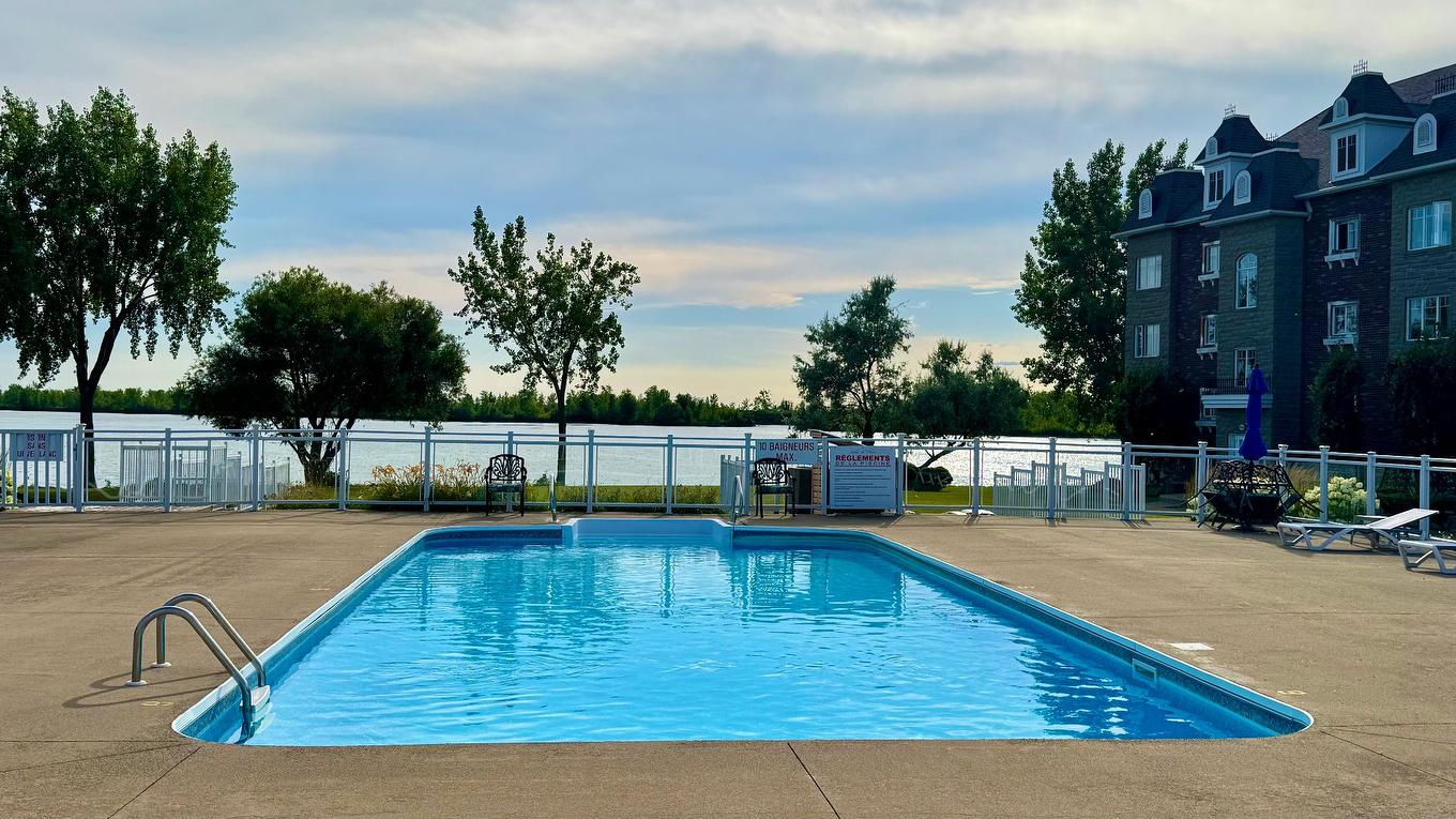 Pool - 5-9300 Rue Rubaniers, Brossard, QC - Outdoor With In Ground Pool