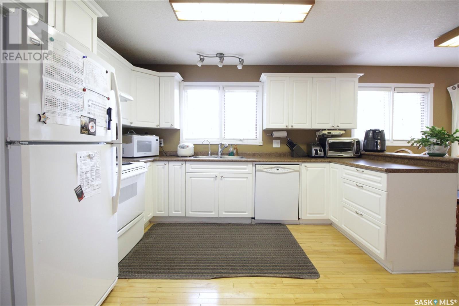 311 Pelly Street, Rocanville, SK - Indoor Photo Showing Kitchen