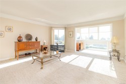 302-9958 Daniel St Chemainus, BC V0R 1K1