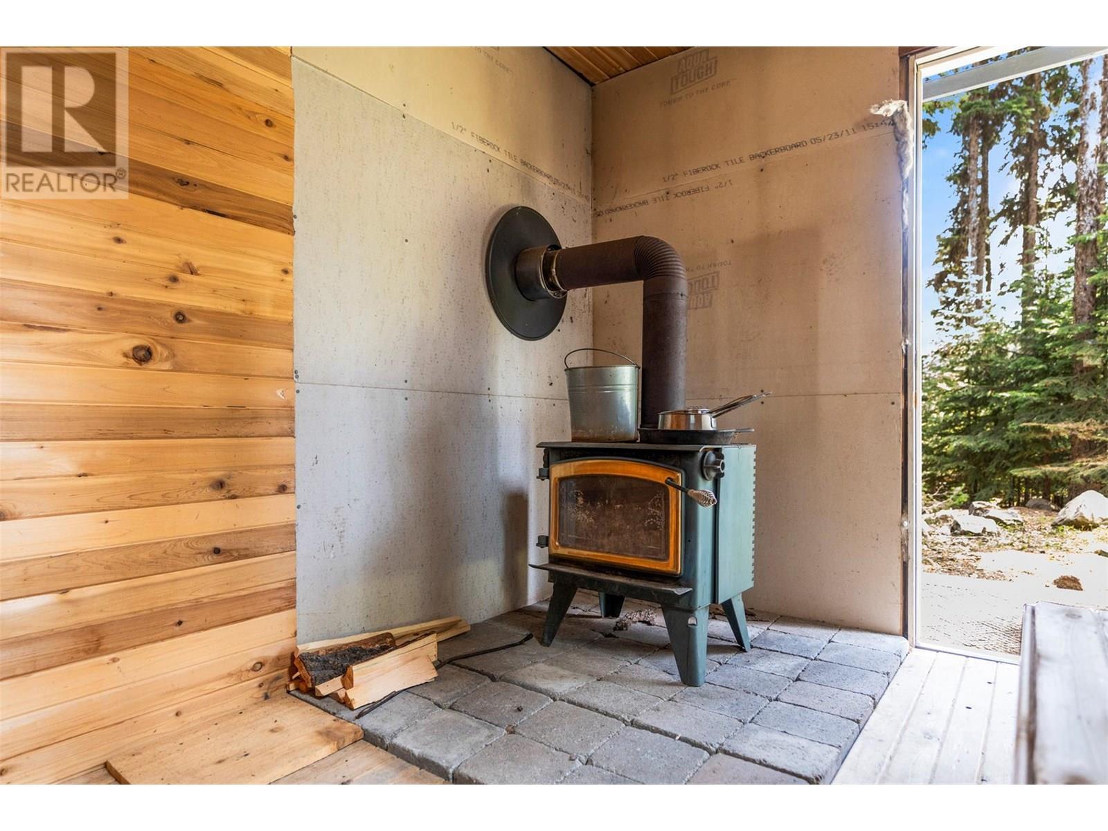 Block E Crooked Lake, Lake Country, BC - Indoor Photo Showing Other Room