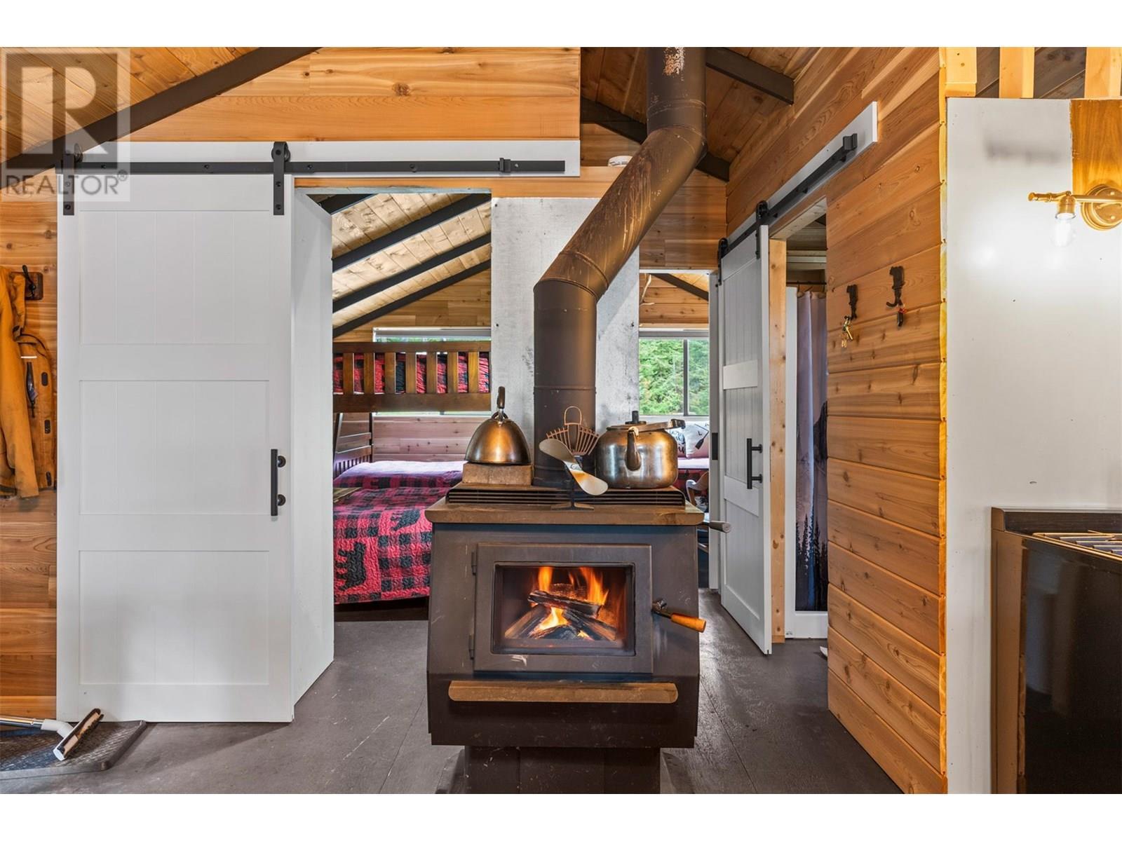 Block E Crooked Lake, Lake Country, BC - Indoor