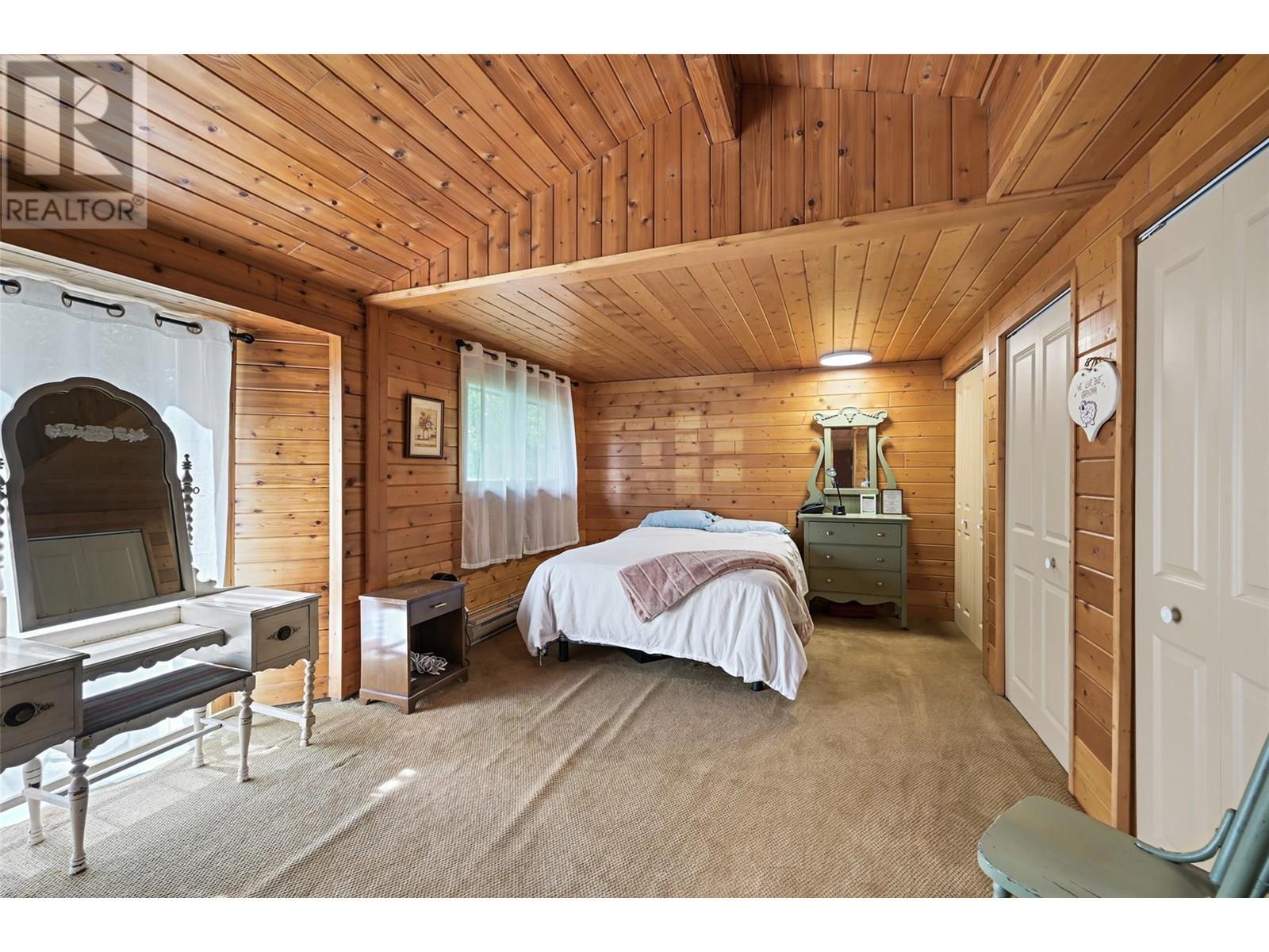 2384 Ruault Road, Invermere, BC - Indoor Photo Showing Bedroom